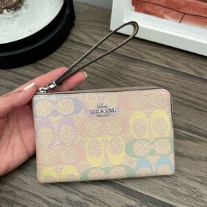 NWT Coach Corner Zip Wristlet In Rainbow Signature Canvas cdf28